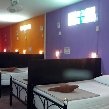 Baan Mook Anda Hostel Koh Lanta Exterior photo
